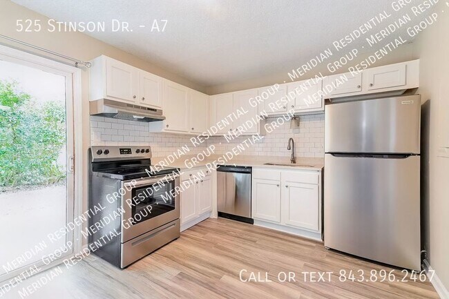 Foto del edificio - Renovated ~ 2 bedroom / 1.5 Townhome in We...