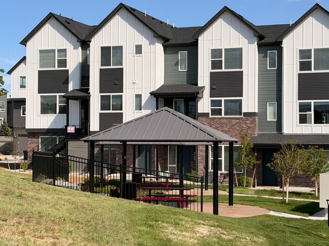 Building Photo - 4050 Ascend Grv