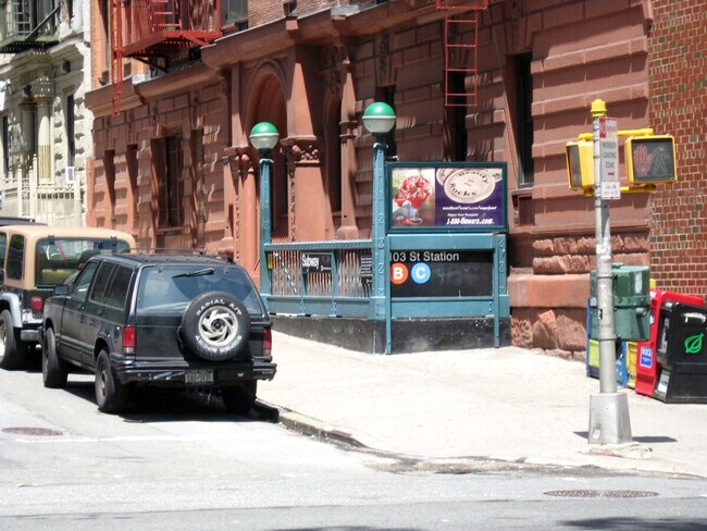 Foto del edificio - 5 W 101st St