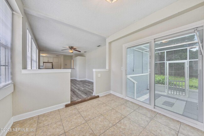 Foto del edificio - 4848 Plymouth St