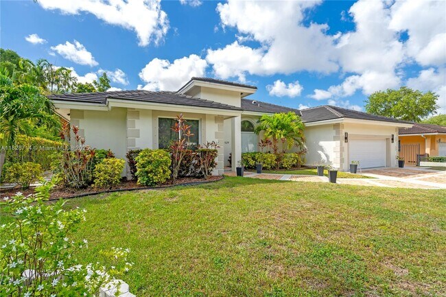 Foto del edificio - 529 Curtiss Pkwy