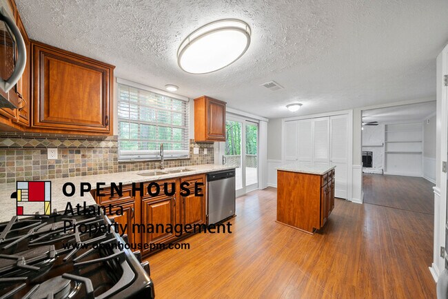 Building Photo - 805 Barrington Way Roswell