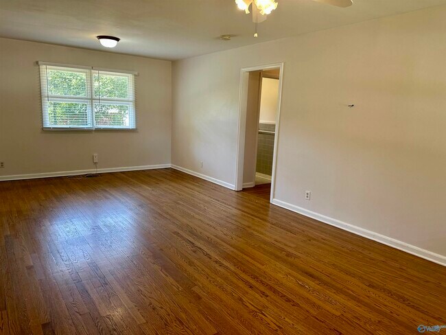 Foto del edificio - 213 Wingate Ave SW