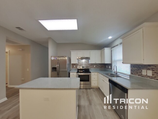 Foto del edificio - 8348 Orleans Ln