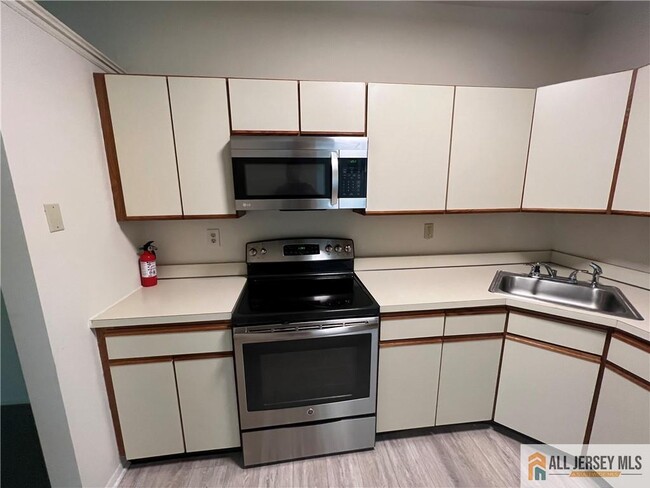 Building Photo - 1 Melborn Dr