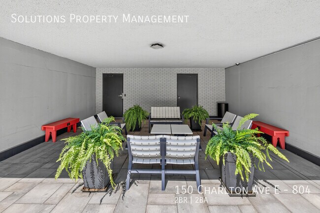 Photo du bâtiment - *Beautiful 2 Bedroom, 1.5 Bath Condo w/ Plenty of Amenities*