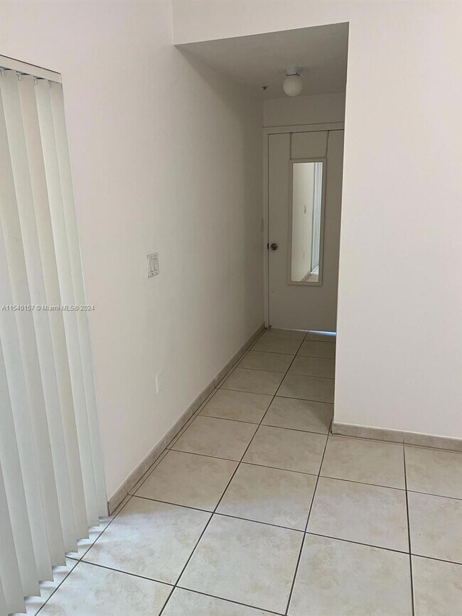 Building Photo - 7360 NW 114th Ave