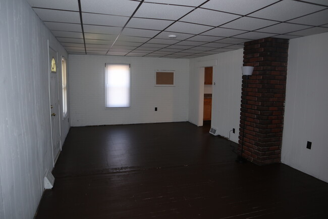 Foto del edificio - 214 California Rd