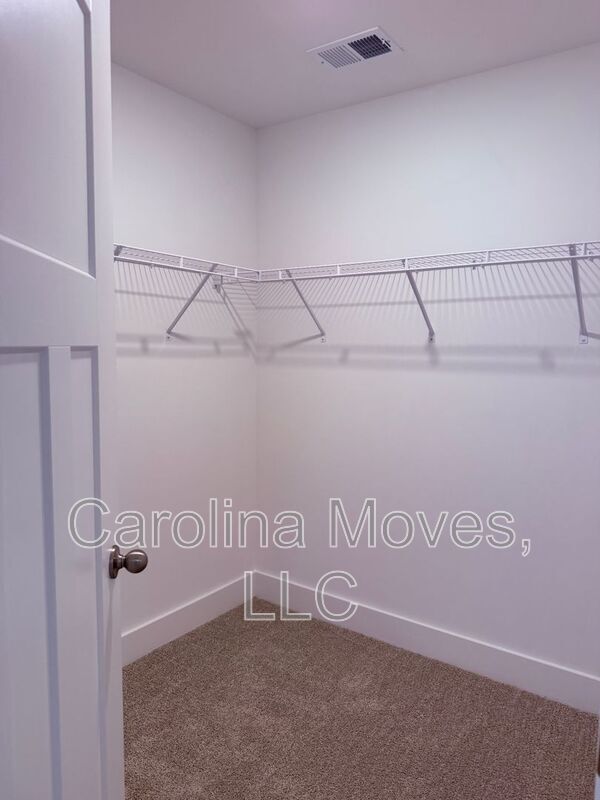 Building Photo - 508 Round Rock Wy