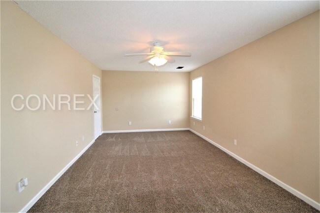 Building Photo - 213 Hester Woods Dr