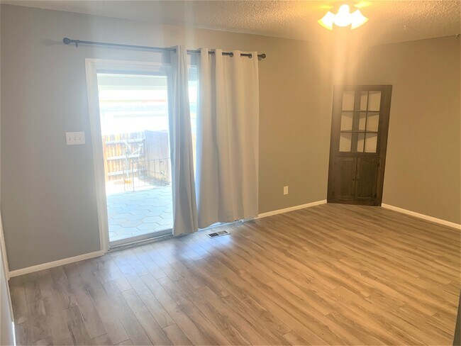 Building Photo - 13041 W Ohio Ave