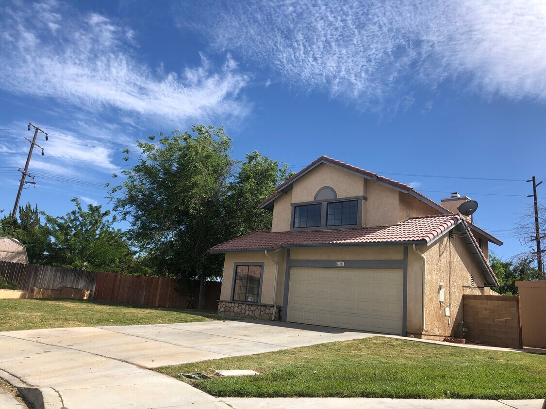 44811 Rock Island Dr, Lancaster, CA 93535 House Rental in Lancaster, CA