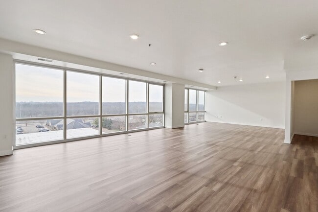 Building Photo - $1,950 | 1 Bedroom, 2 Bathroom Condo | Pet Friendly* | Available for Immediate move-in!