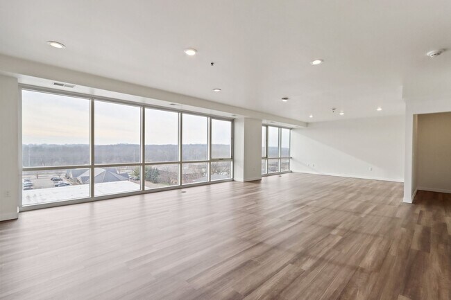 Foto del edificio - $1,950 | 1 Bedroom, 2 Bathroom Condo | Pet Friendly* | Available for Immediate move-in!