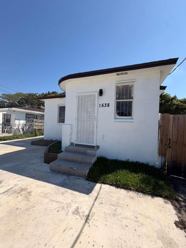 Building Photo - 1538 NW 66th St