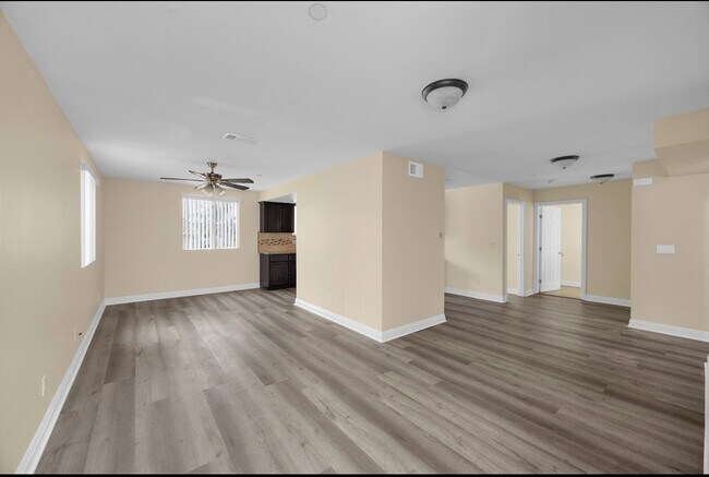 Foto del edificio - 338 E 36th St