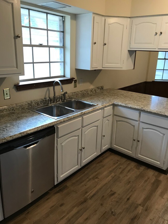 162 W Imperial Dr, Harahan, LA 70123 House Rental in Harahan, LA