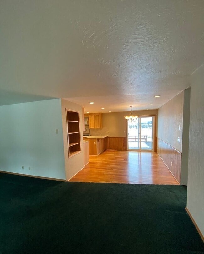 Building Photo - 9559 W Prairie Ave