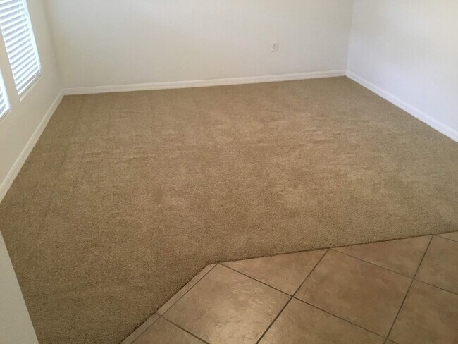 Foto del edificio - Spring Lake Village-3058 Dasha Palm Drive ...