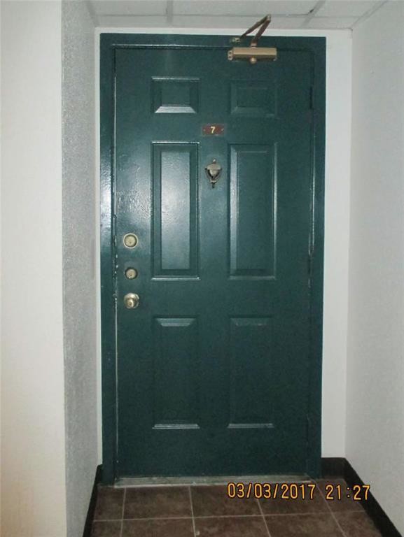 Foto del edificio - 2822 S Bartell Dr