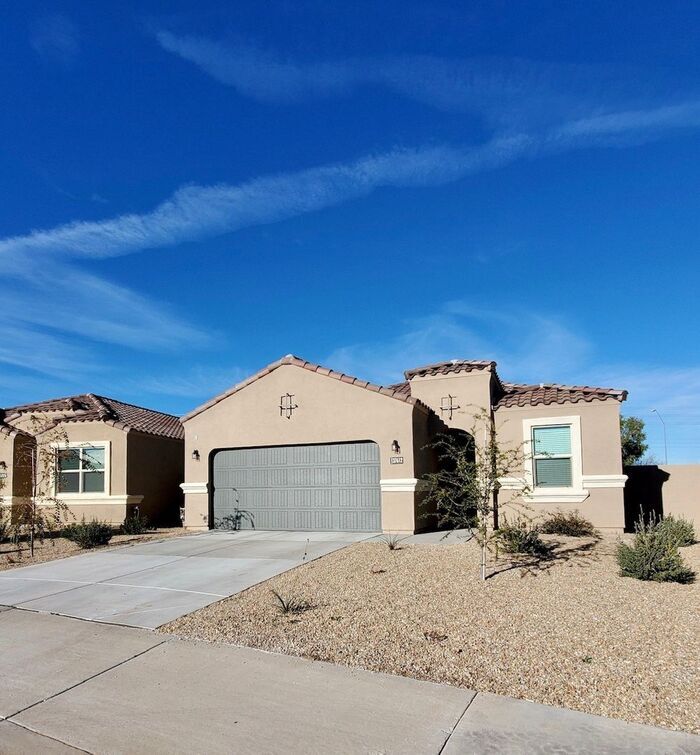 Foto principal - 37612 W Amalfi Ave