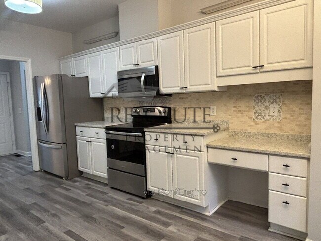 Foto del edificio - 100 Woodbend Ct