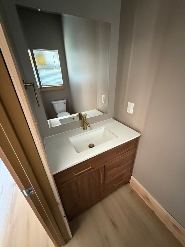 Unidad A - 280 W Elm St