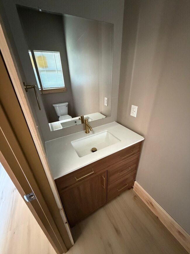 Unit A - 280 W Elm St