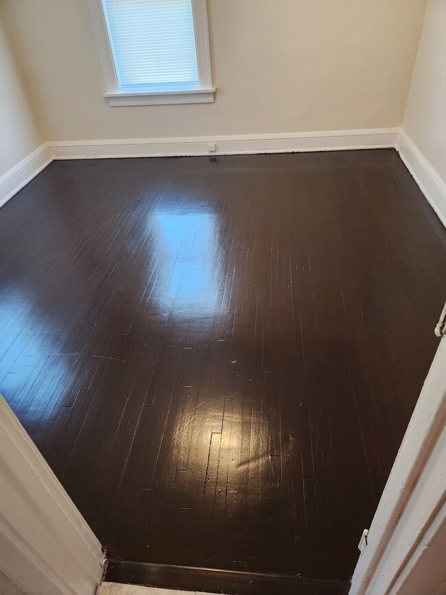 Dormitorio - 2708 Penn Ave N