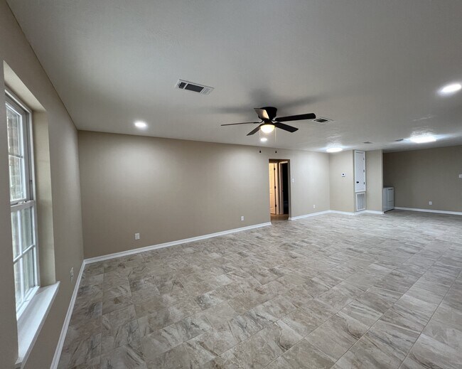 LIVING ROOM VIEW 2 - 1202 S 10th St