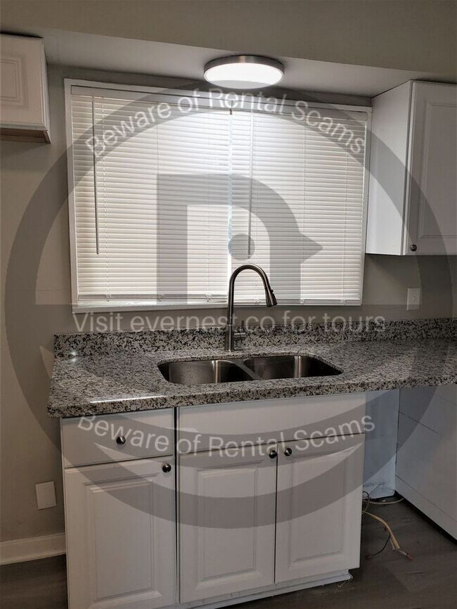 Building Photo - 3Bed / 1Bath House in Jackson - Pet Friend...