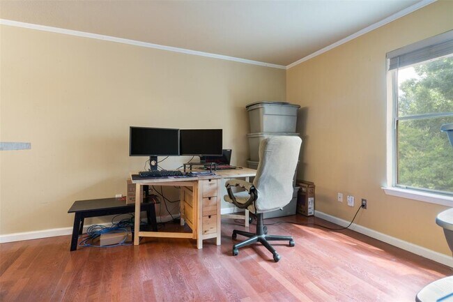 Building Photo - 5608 Cougar Dr