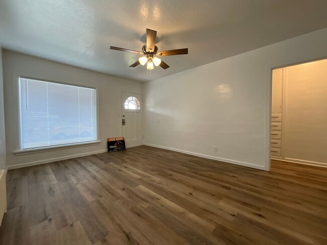 Building Photo - 30 N 200 W