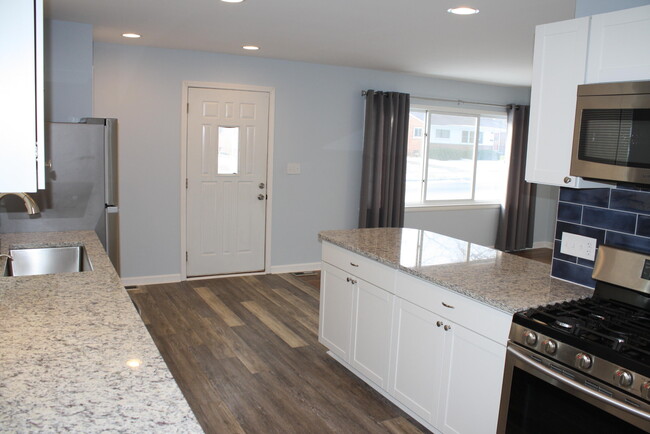 Building Photo - 264 Highland Dr