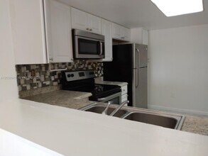 Building Photo - 805 SW 113th Way
