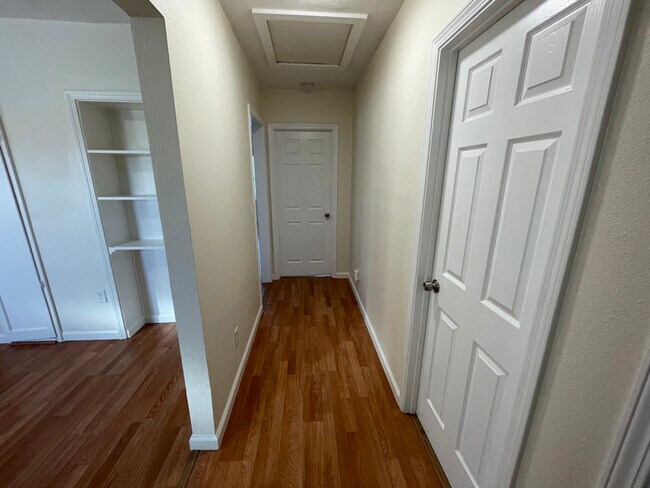 Foto del edificio - 1513 Marin St