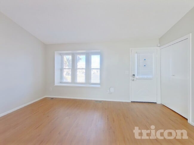 Building Photo - 4290 S Halifax Way