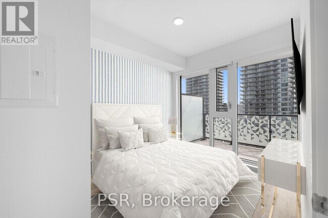 Photo du bâtiment - 101 Roehampton Ave