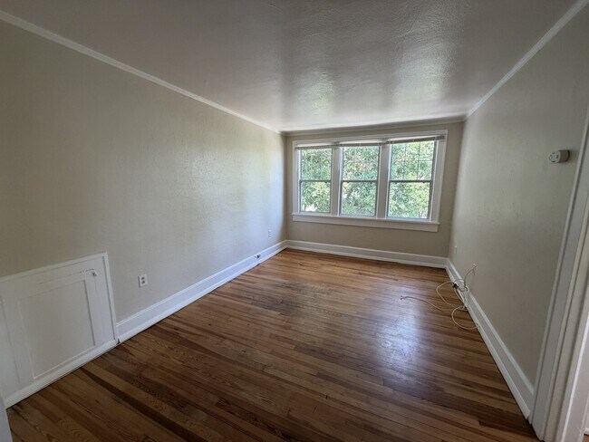 Foto del edificio - 1 Bed/1 Bath - Unit 12