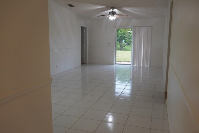 Foto del edificio - 3597 Miramontes Cir