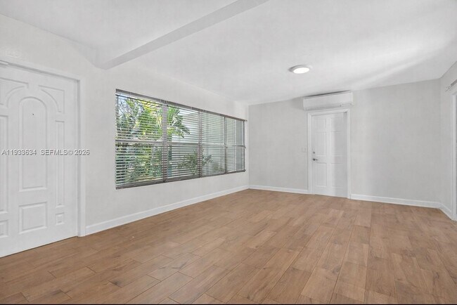 Foto del edificio - 11890 SW 72nd Pl