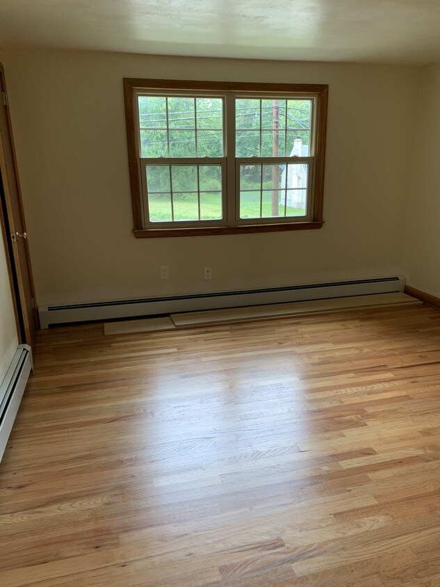 22 Tyler St Unit 24, Bloomfield, CT 06002 Apartments in Bloomfield