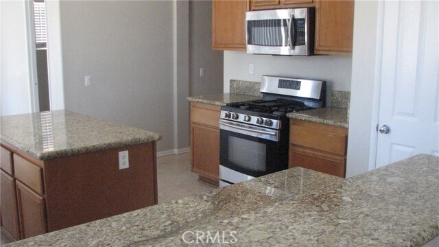Building Photo - 622 Groveside Dr