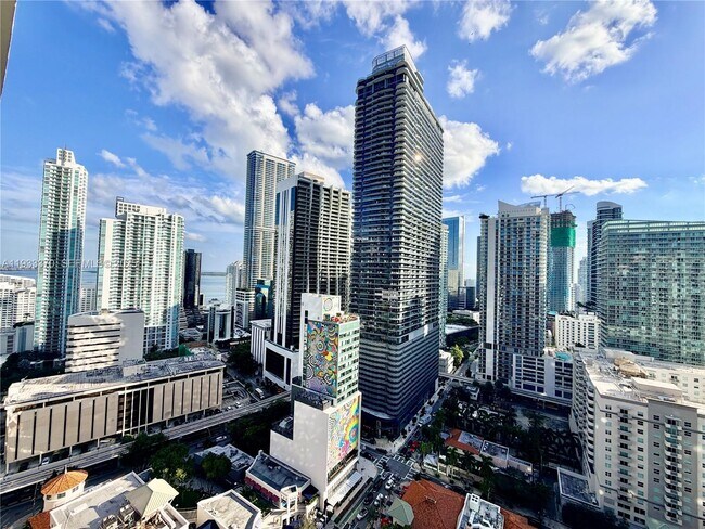 Foto del edificio - 45 SW 9th St