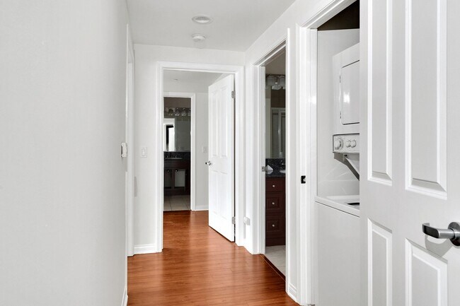 Foto del edificio - Corinth Luxury Investments LLC