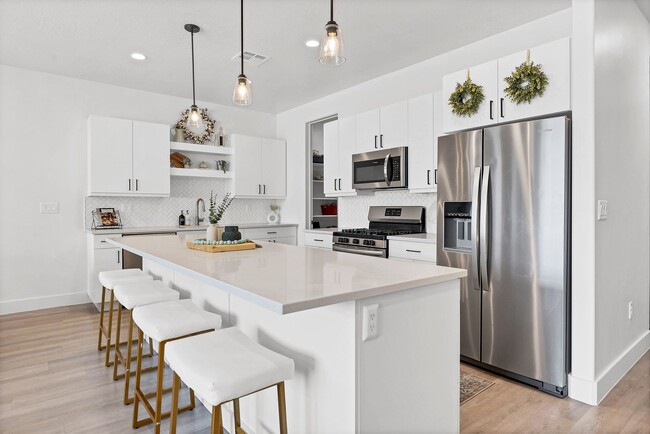 Building Photo - Lovely, Modern Townhome in Scenic Ivins