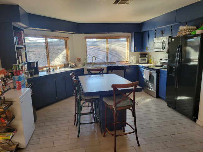 Building Photo - 5467 Soledad Ln
