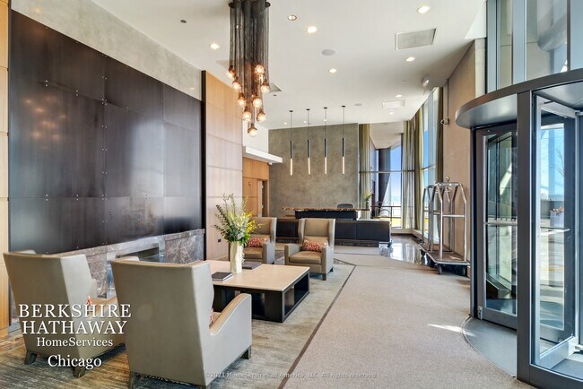 Building Photo - 450 E Waterside Drive