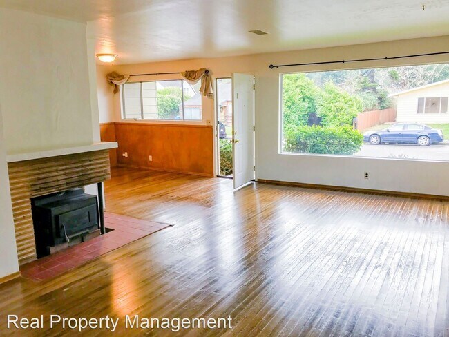 Foto del edificio - 3 br, 1.5 bath House - 3533 M Street