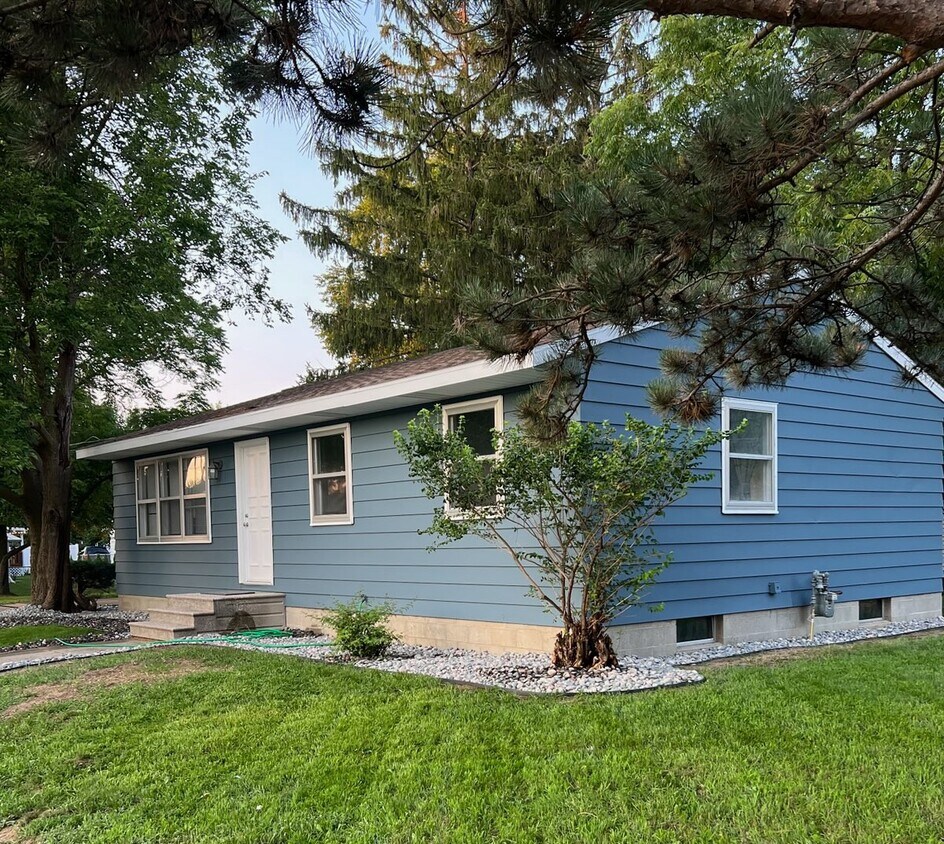 Foto principal - 520 S Eastern Ave